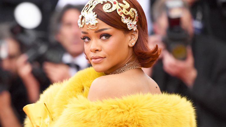 2018 Met Gala’yı Rihanna sunacak