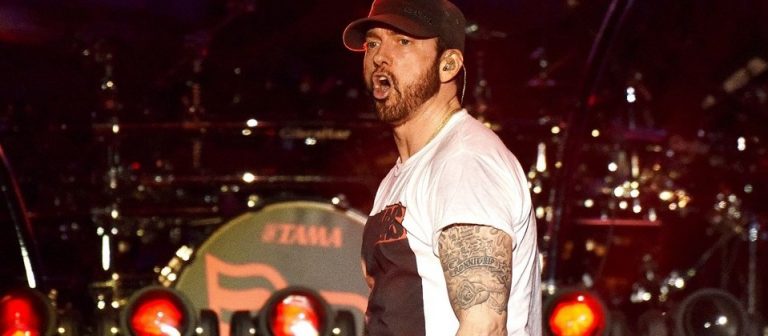 Eminem’in konserinde silah sesi paniği