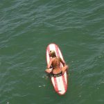 bikinili-guzeller-tehlike-altinda-05