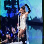jennifer-lopez-booty-at-fashion-rocks-10