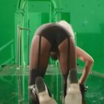 jessica-alba-green-screen-striptease-scene-filming-sin-city-2-09