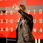 justin-bieber-mtv-vmas-2015-red-carpet-photos-08302015-11-640×425