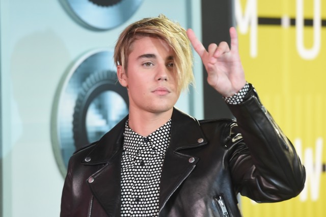 justin-bieber-mtv-vmas-2015-red-carpet-photos-08302015-6-640x426