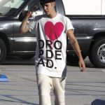 justin-bieber-selena-gomez-matching-outfits-12-435×580