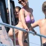 katy-perry-bikini-party-australian-yacht-01-435×580