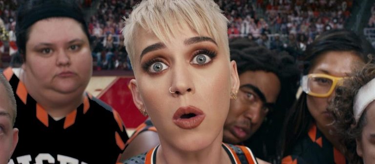 Katy Perry’den yanlış mesaj skandalı
