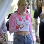miley-cyrus-boobs-shirt-120314-3-435×580