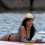 rihanna-collection-2013-045