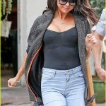 selena-gomez-boobs-instagram-fans-04