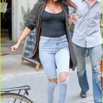 selena-gomez-boobs-instagram-fans-07