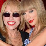 taylor-swift-sings-youre-so-vain-with-carly-simon-video-02