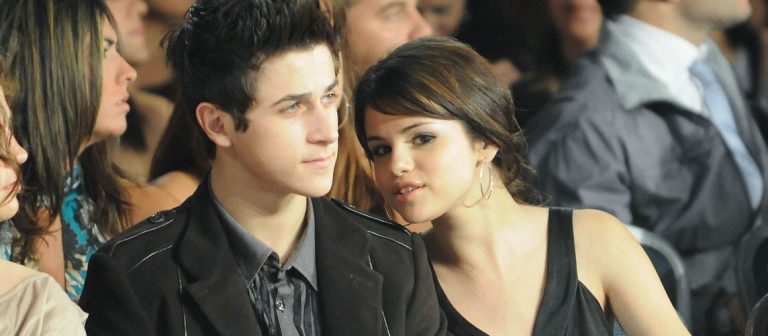 Aşk mı, arkadaş mı?