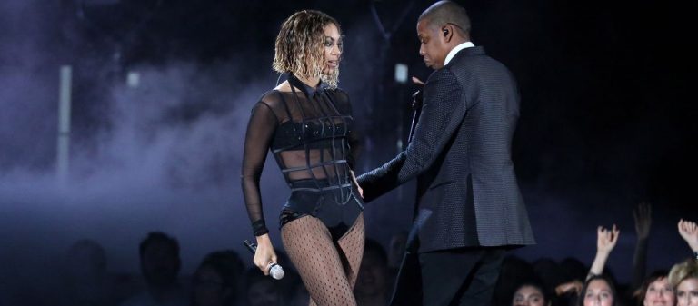Beyonce’ye sahnede kurtarma operasyonu