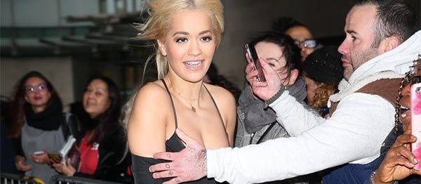 Rita Ora, hayranı tarafından taciz edildi