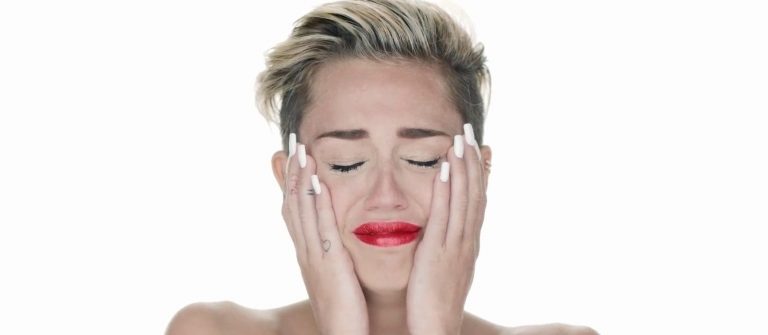 Miley Cyrus’un evi yandı