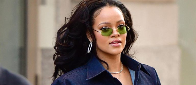 Rihanna’dan hayranlarına müjde