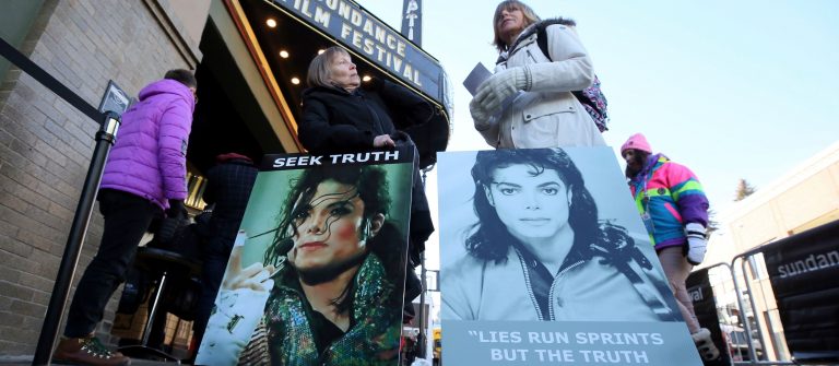 Leaving Neverland belgeseli Michael Jackson hayranlarını kızdırdı