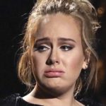 3D25E04E00000578-4218474-_I_m_sorry_Tearful_Adele_stopped_her_Grammy_Awards_tribute_to_Ge-a-003