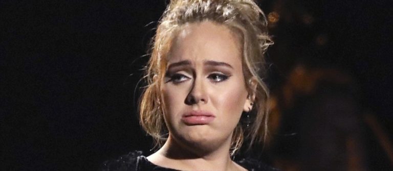 Adele paparazzilerden neden kaçtı?