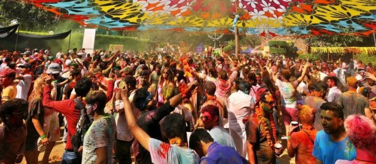 Nepal’de Holi Festivali yine coşturdu