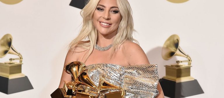 Lady Gaga: Ödülleri banyo ve mutfakta saklıyorum