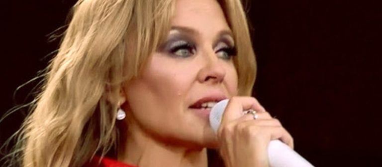 Kylie Minogue Gözyaşlarına Boğuldu