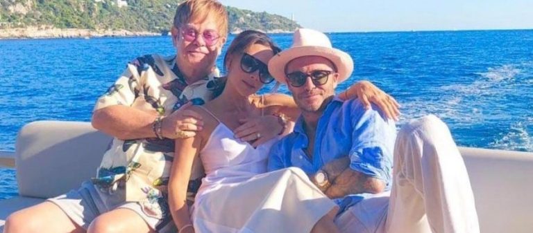 David Beckham, Elton John ile tatilde