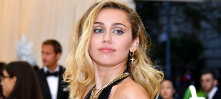 Miley Cyrus’tan İtiraf Gibi Şarkı