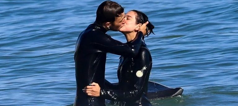 Dua Lipa Öpüşmeye Doymadı