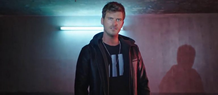 Kıvanç Tatlıtuğ’dan rap performansı