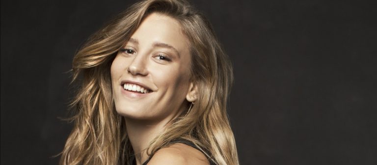 Serenay Sarıkaya’dan hayranlarını üzen karar