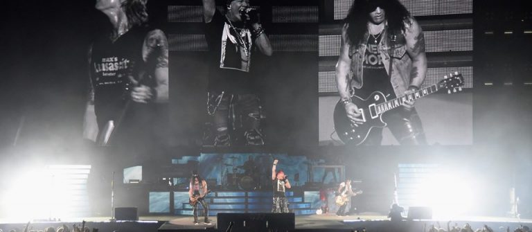 Guns N’ Roses turneden servet kazandı