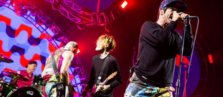 Eddie Vedder ve Red Hot Chili Peppers aynı sahnede