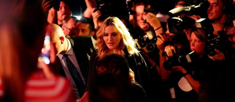 Madonna konserlerini iptal etti