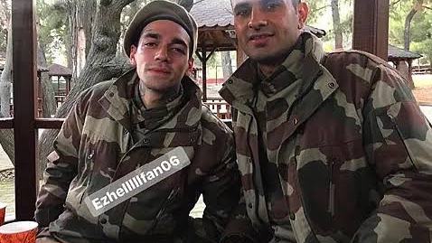 Rapçi Ezhel’den askerlik fotoğrafı