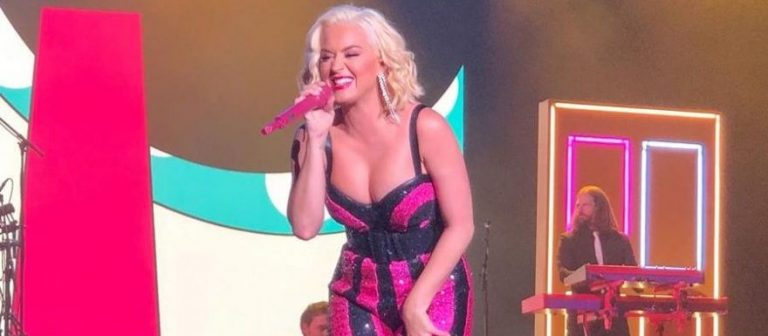 Katy Perry Katar’da şaşırttı