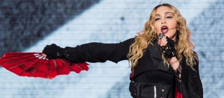 Madonna konserinde telefonu yasakladı