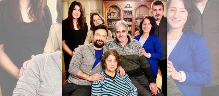 Tarkan kardeşlerini ilk kez paylaştı