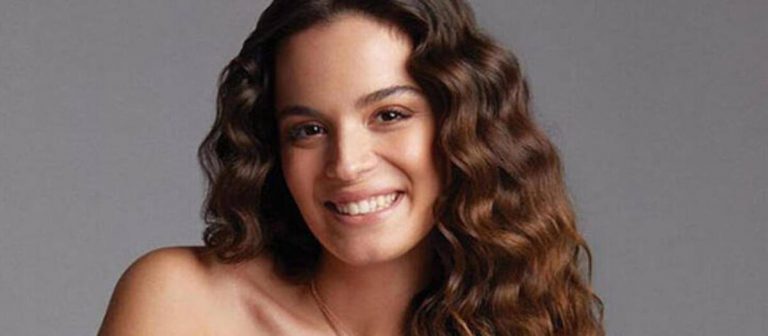 ASLI BEKİROĞLU SANDALDA DALGA GEÇTİ