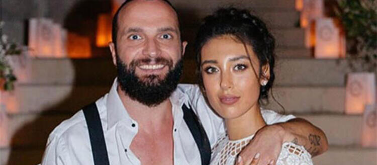 BERKAY VE EŞİNİN TERLİKLERİ 7 BİN 500 TL