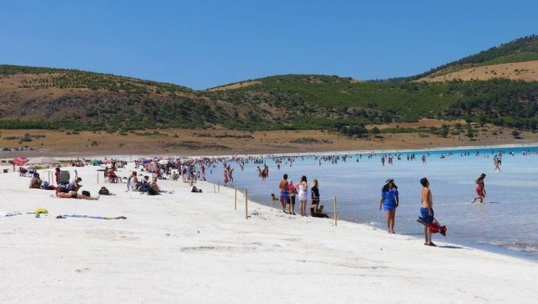 BAKAN MURAT KURUM, SALDA GÖLÜ İÇİN YASAK GELDİĞİNİ AÇIKLADI