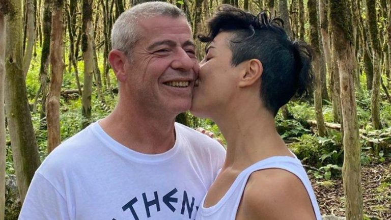 LEVENT YÜKSEL İLE EŞİ ÖZLEM ÖZTÜRK’TEN AŞK POZU