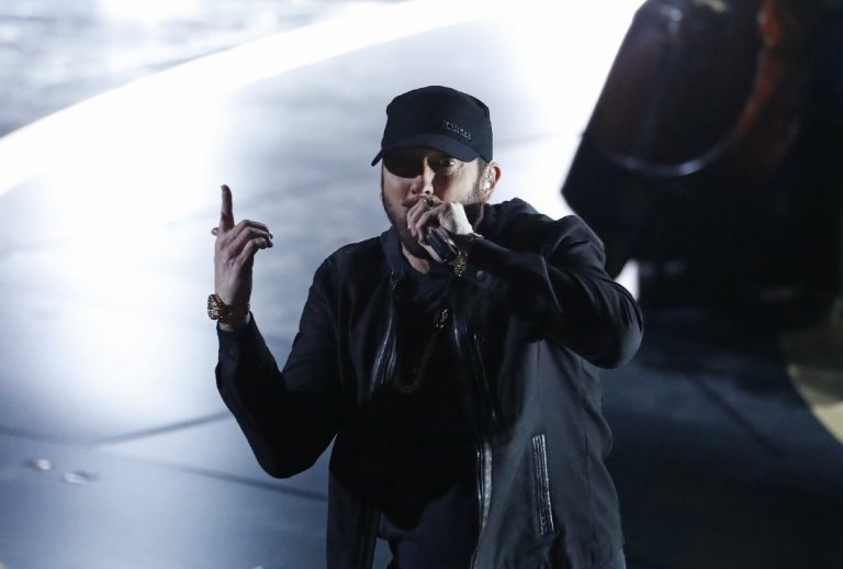 EMINEM’İN EVİNE ZORLA GİREN KİŞİ “SENİ ÖLDÜRMEYE GELDİM”DEDİ