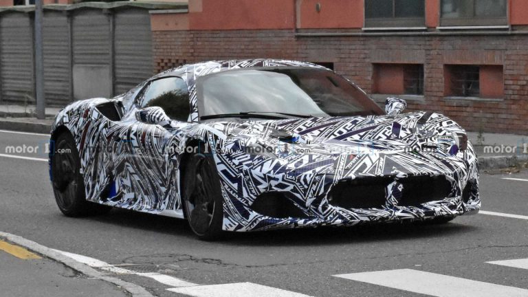 MASERATI YENİ “MC20”Yİ TANITTI