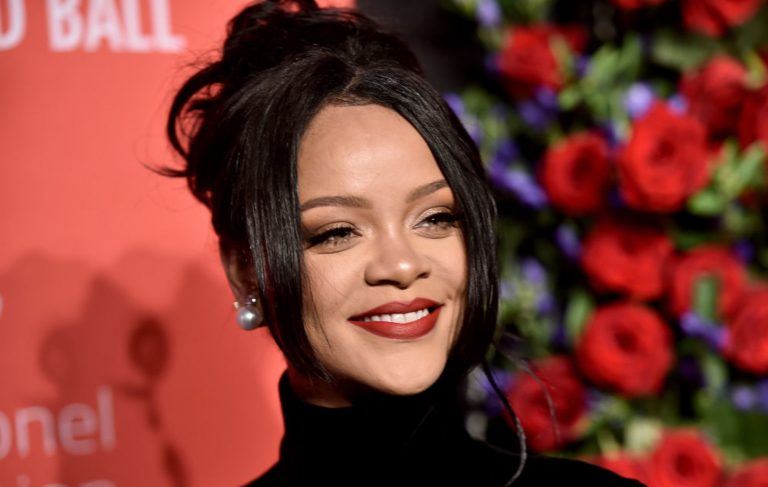 RIHANNA SON HALİYLE ŞAŞIRTTI