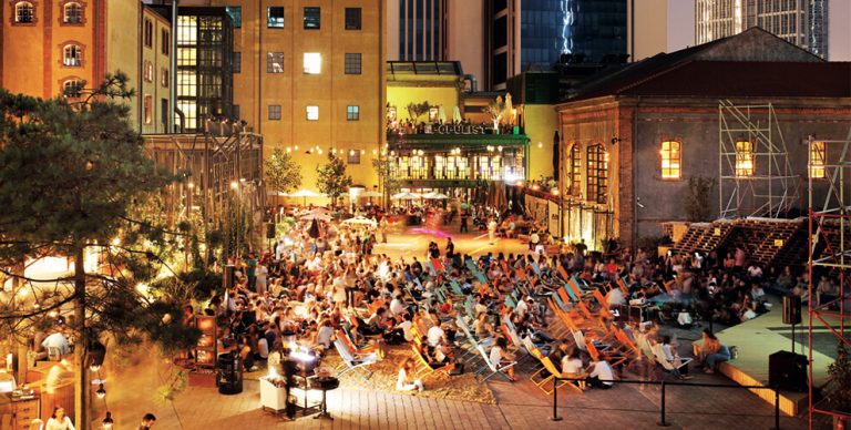 BOMONTİADA’DA AÇIK HAVADA SİNEMASI