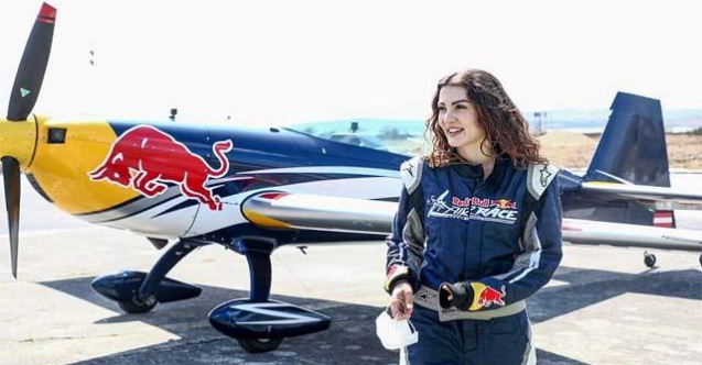 CO-PİLOT BURCU ÖZBERK