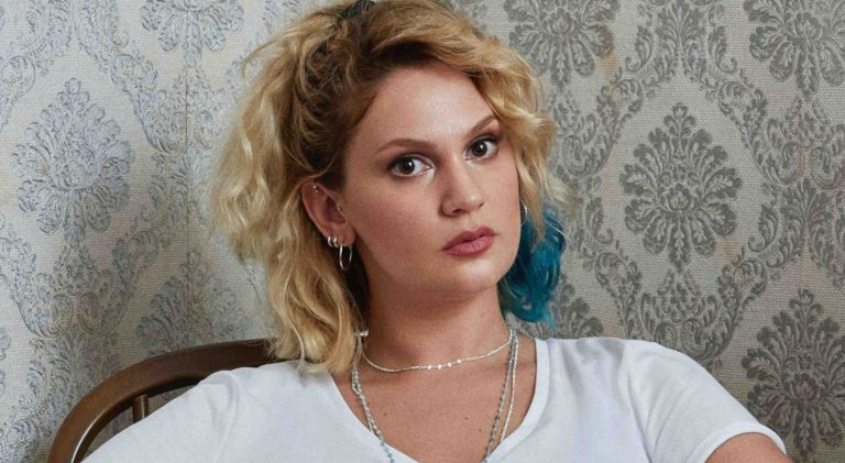 FARAH ZEYNEP ABDULLAH MASUMLAR APARTMANI’NDA!