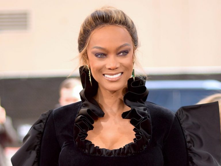 TYRA BANKS’ TEN SES GETİREN ANONS