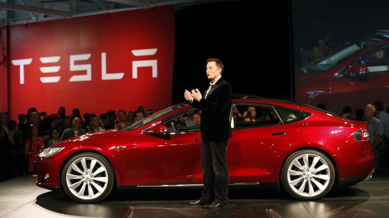 Tesla: Elon Musk, Berlin’de gecikmeli gigafactory’ açtı